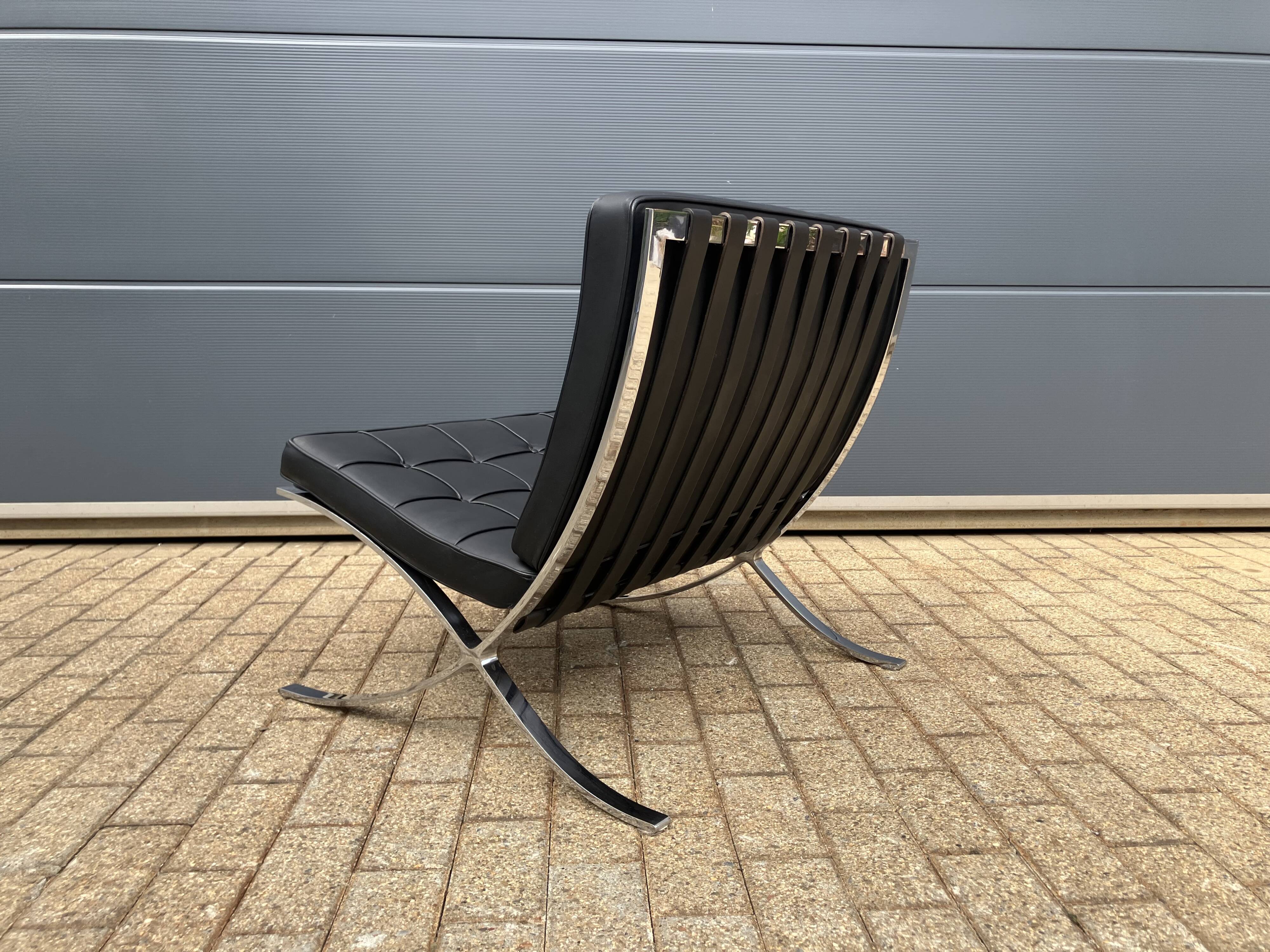 Originele Knoll Barcelona chair Mies Van Der Rohe , Zo goed als nieuw!!