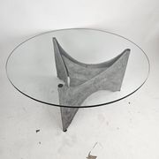 Table basse brutaliste ronde en aluminium coulé avec verre éclairé, années 1970