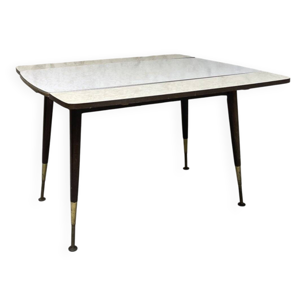Table à manger à manivelle
