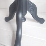 Turntable pedestal table