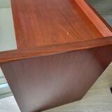 2 bedside tables