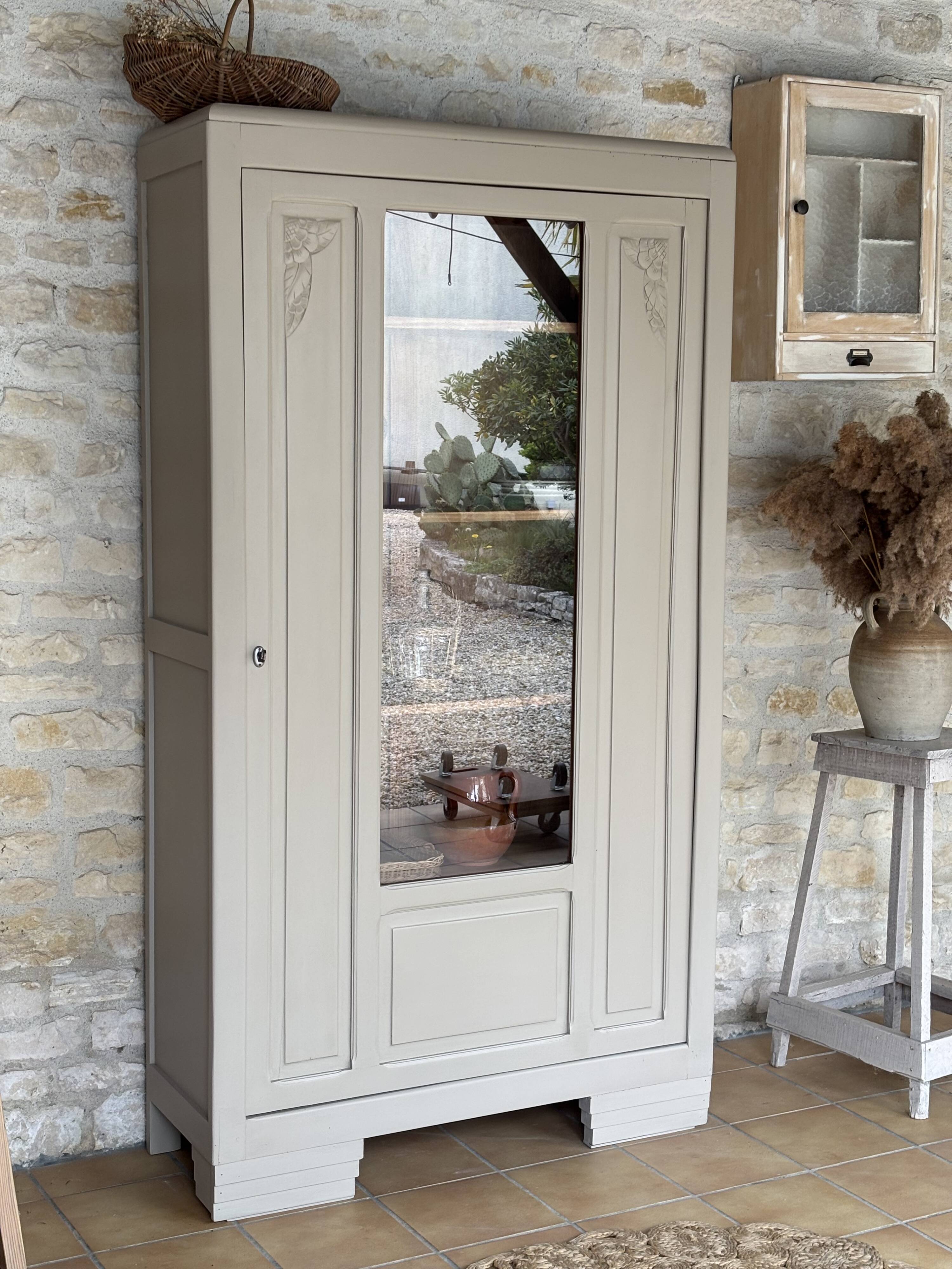 Art Deco glass cabinet
