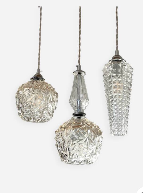 Suspension cascade triple Holophanes and vintage pendants