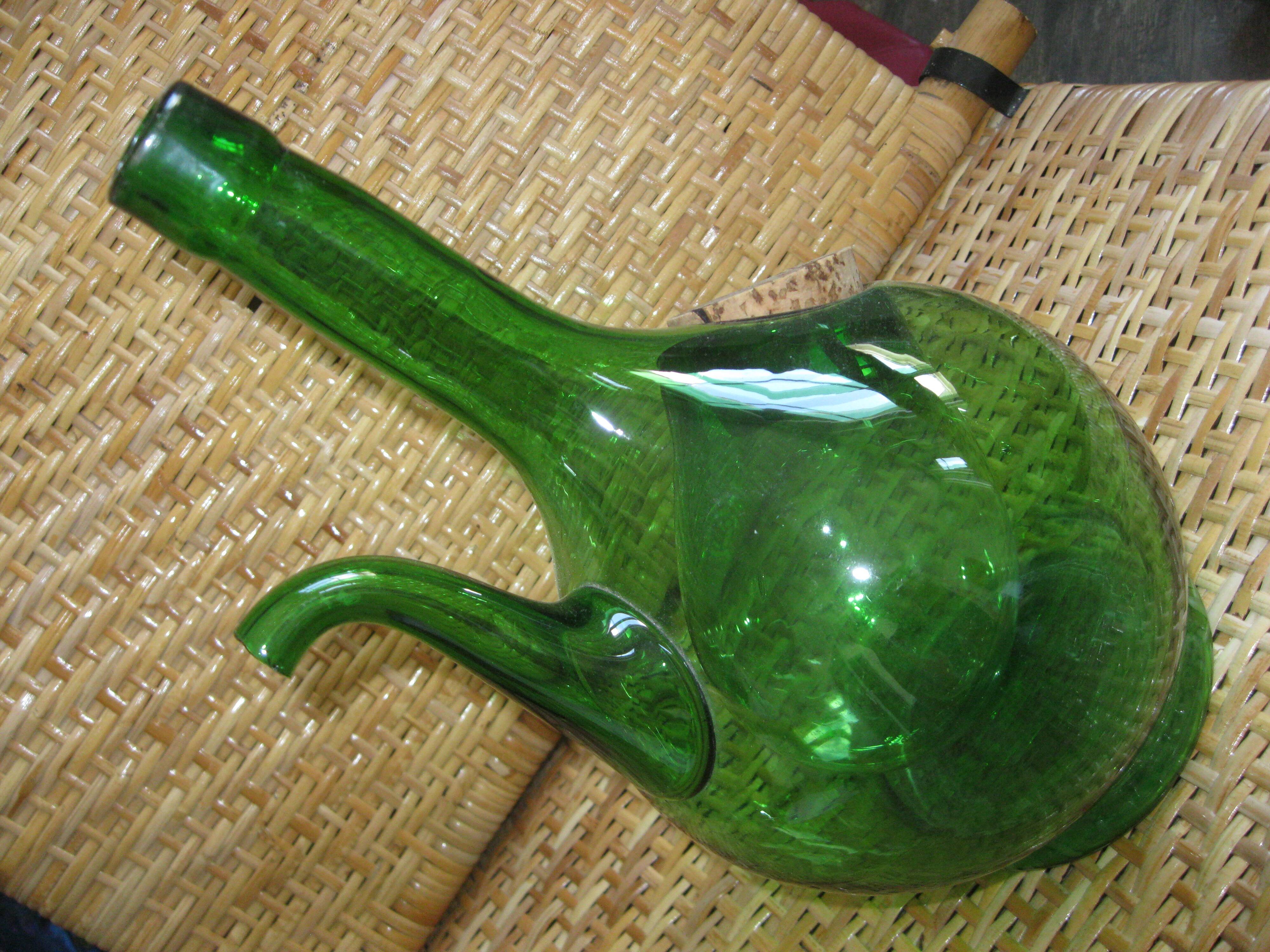 Blown glass carafe with spout