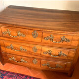 Commode en noyer blond à trois tiroirs XVIIIeme siecle