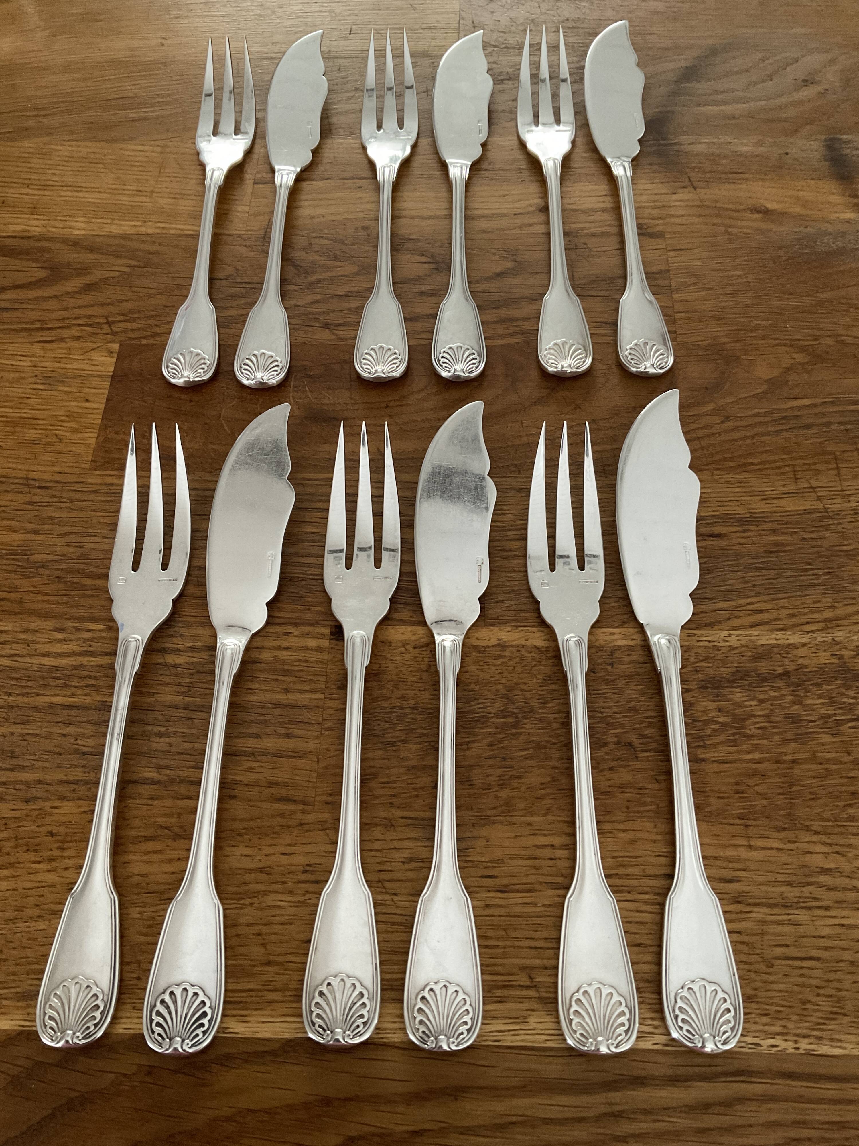 Set of 12 fish cutlery. Model Shell BOULENGER