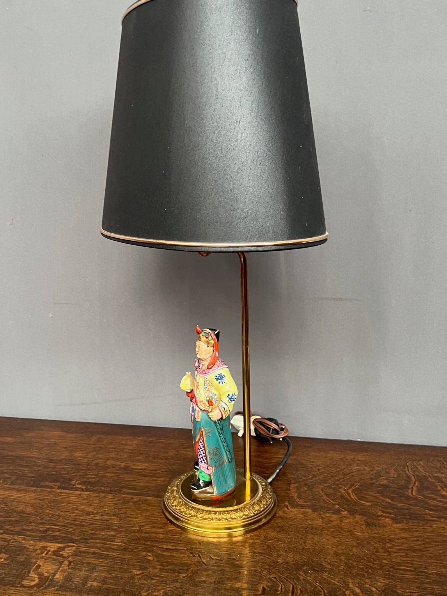 Table lamp. Porcelain, hand-painted.