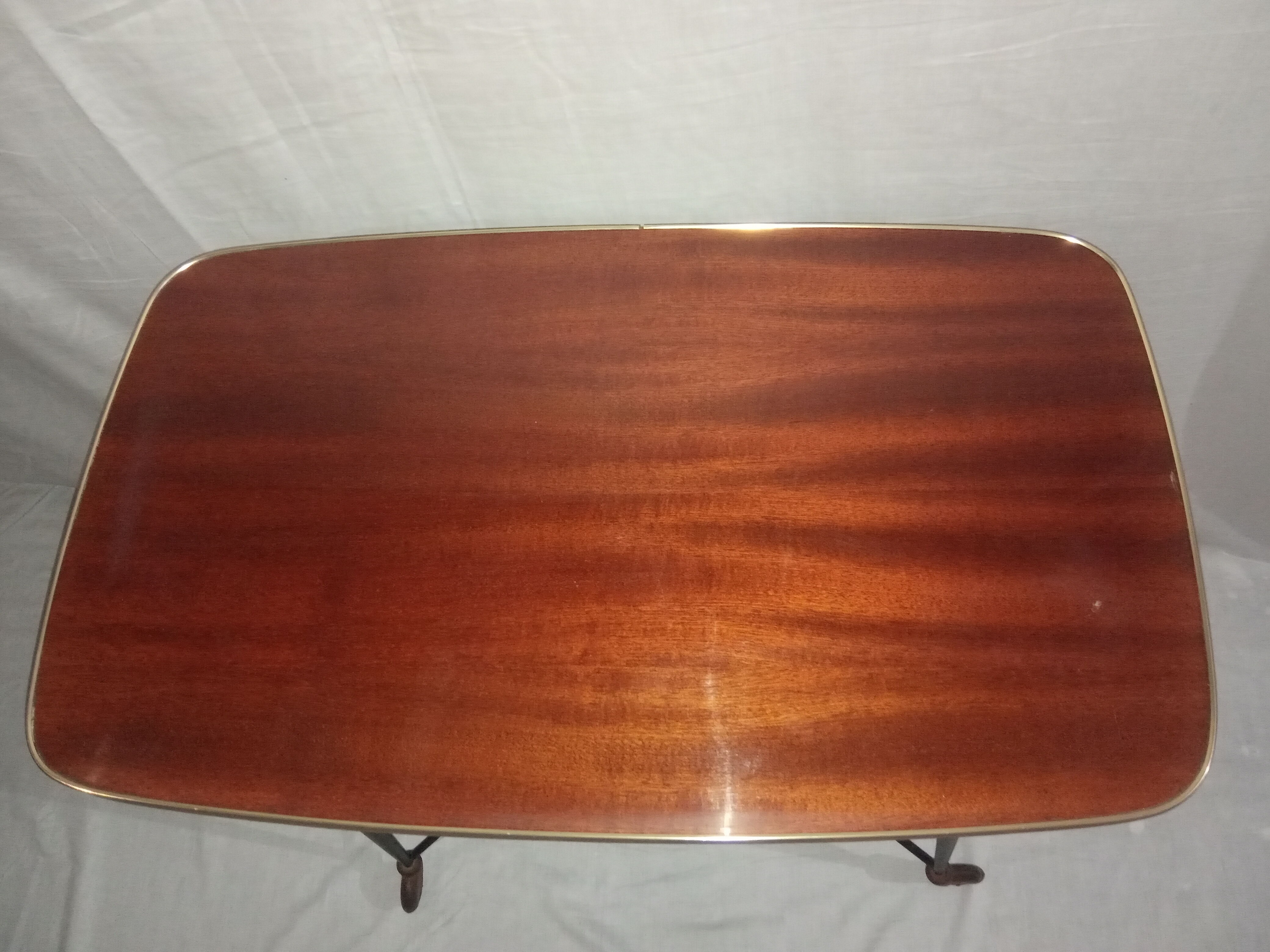 Rolling dessert side table