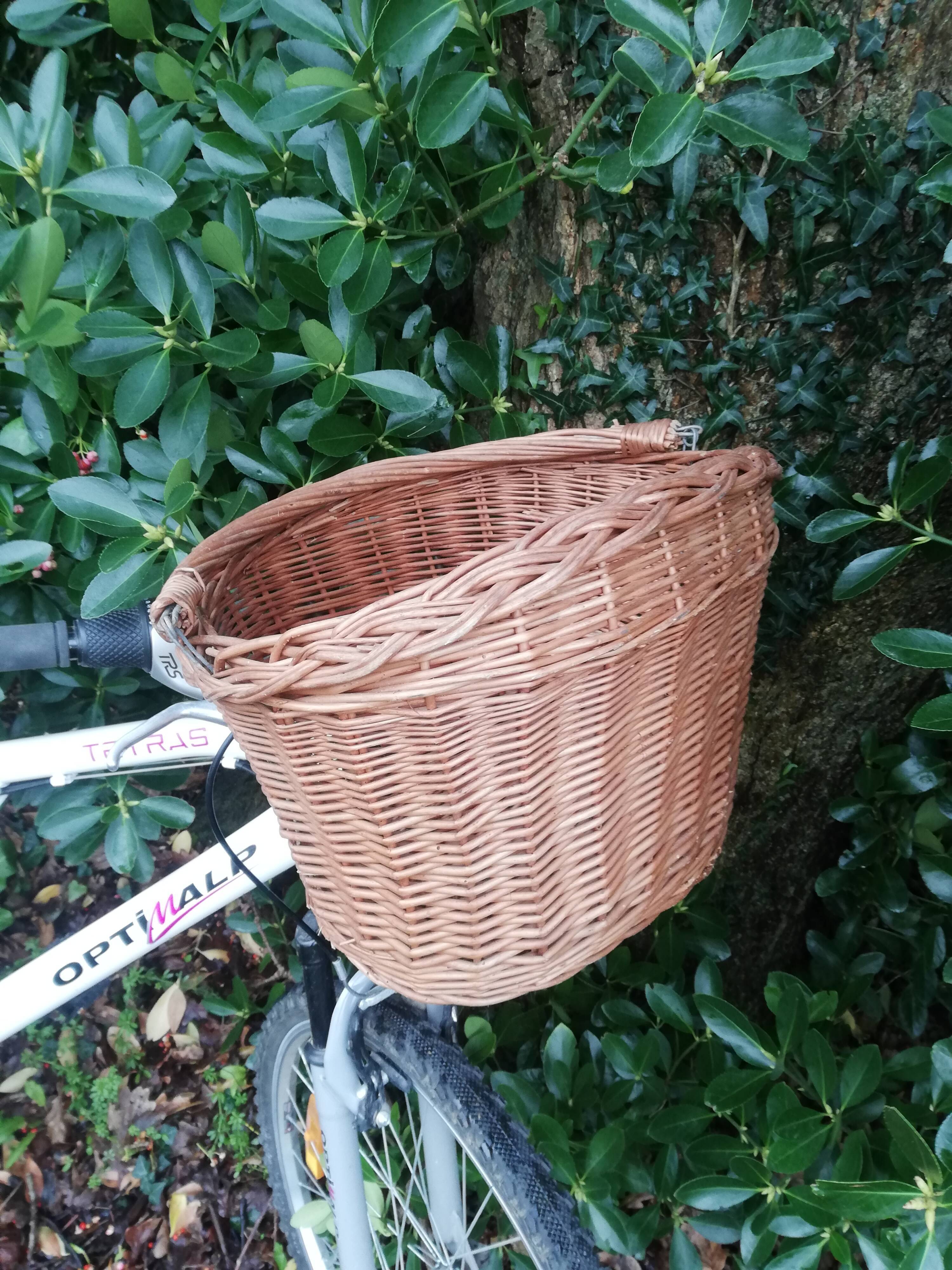 Vintage wicker basket for bicycle