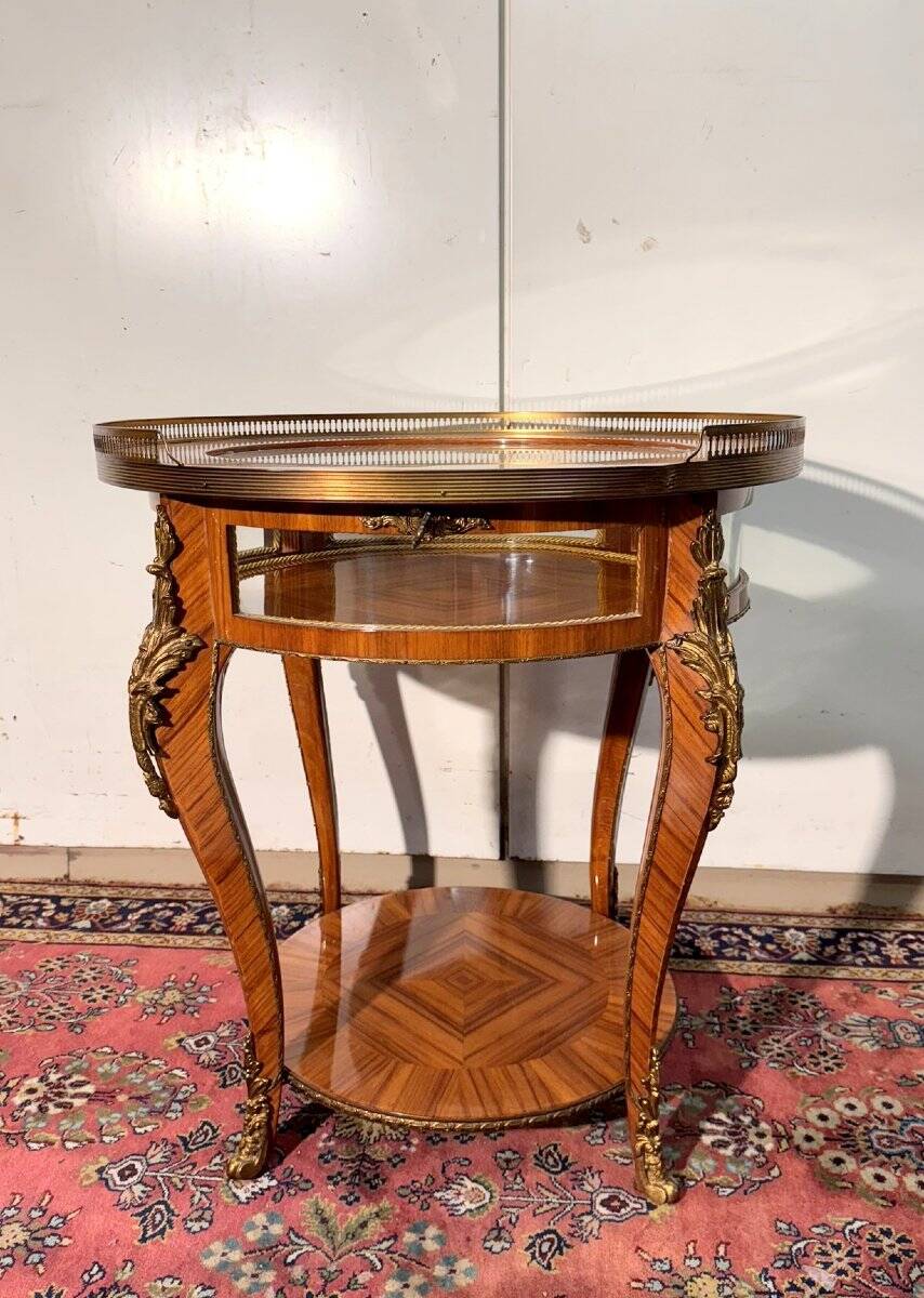 Display table in Louis XV style made of rosewood and violet wood.