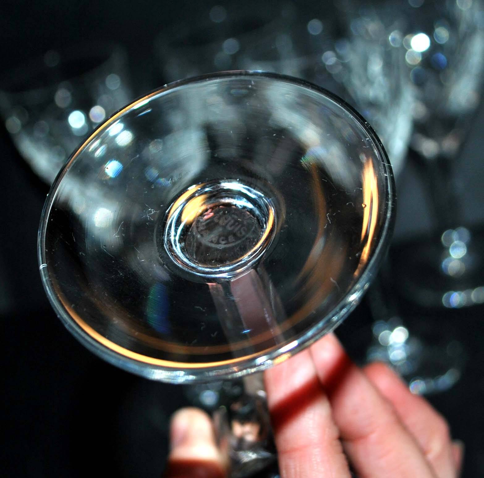 Set of 6 Chantilly wine glasses in cut crystal signed by Saint-Louis 14cm