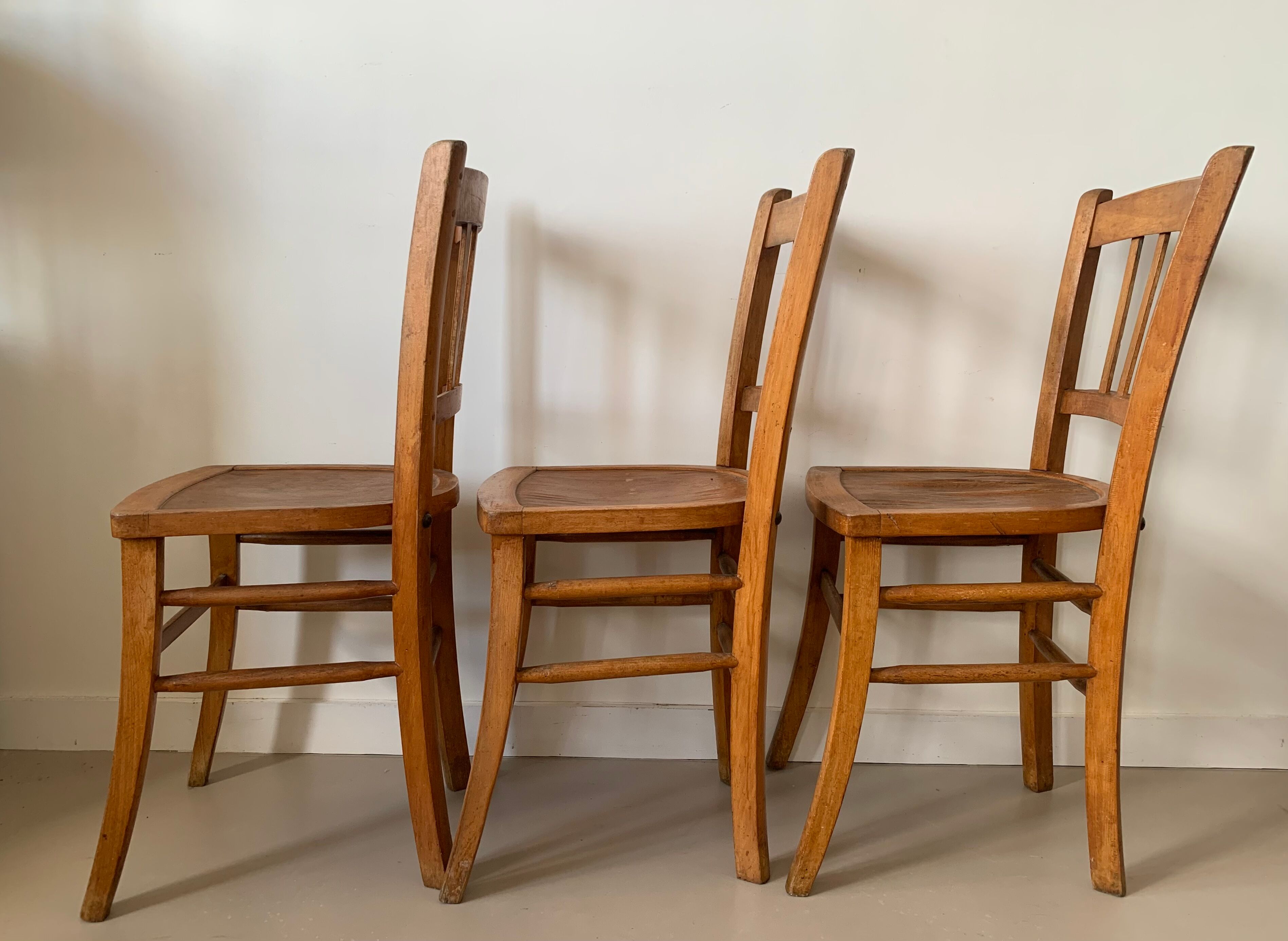 Lot de 3 chaises de bistrot anciennes