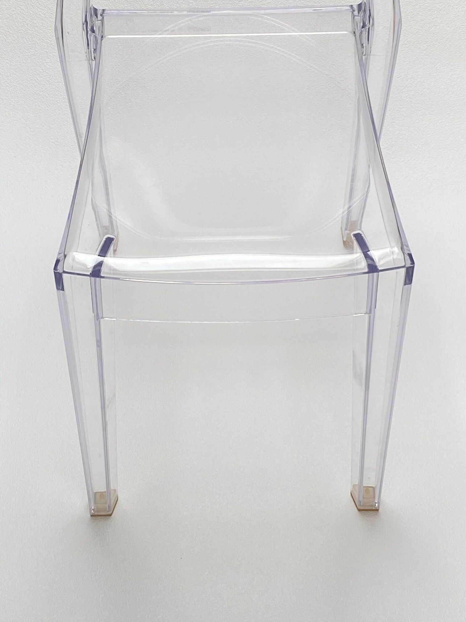 Victoria ghost chair by Philippe Starck 1998