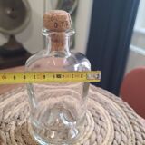 Fiole en verre avec son petit bouchon en liège