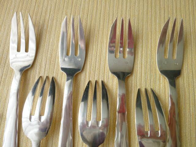 Set of 12 silver-plated cake forks