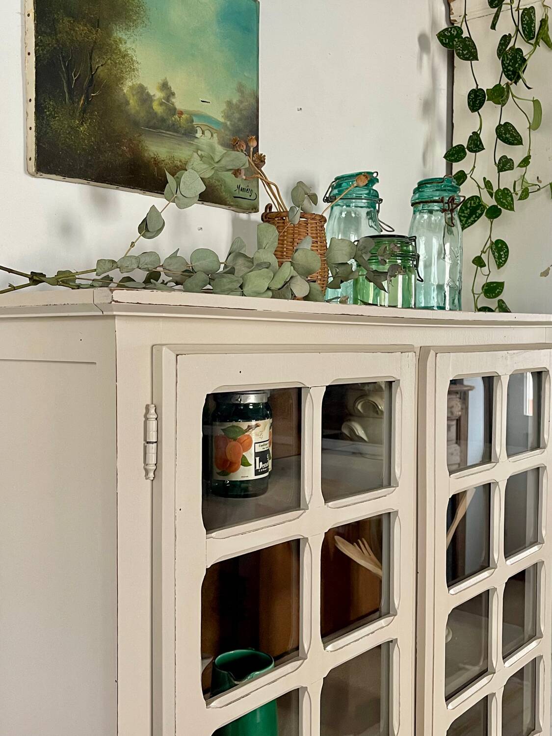 Off-white display case