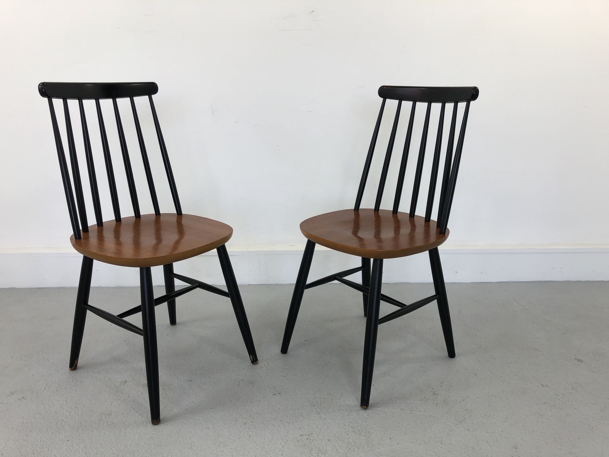 Set of 2 chairs, 1970s