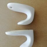 Lot de 2 patères en porcelaine