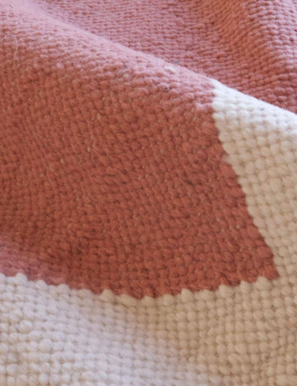 Tapis rose minimaliste