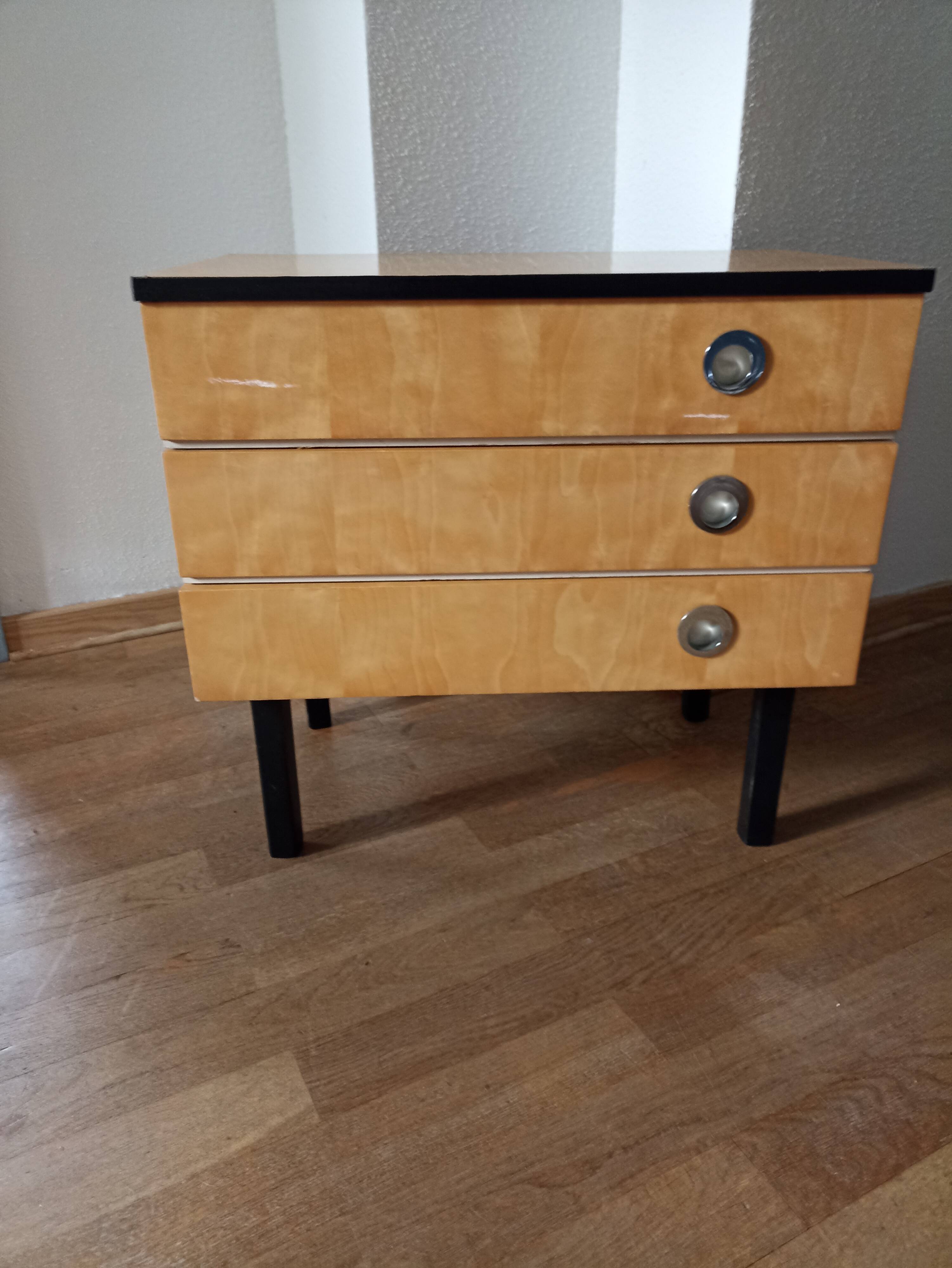Commode vintage