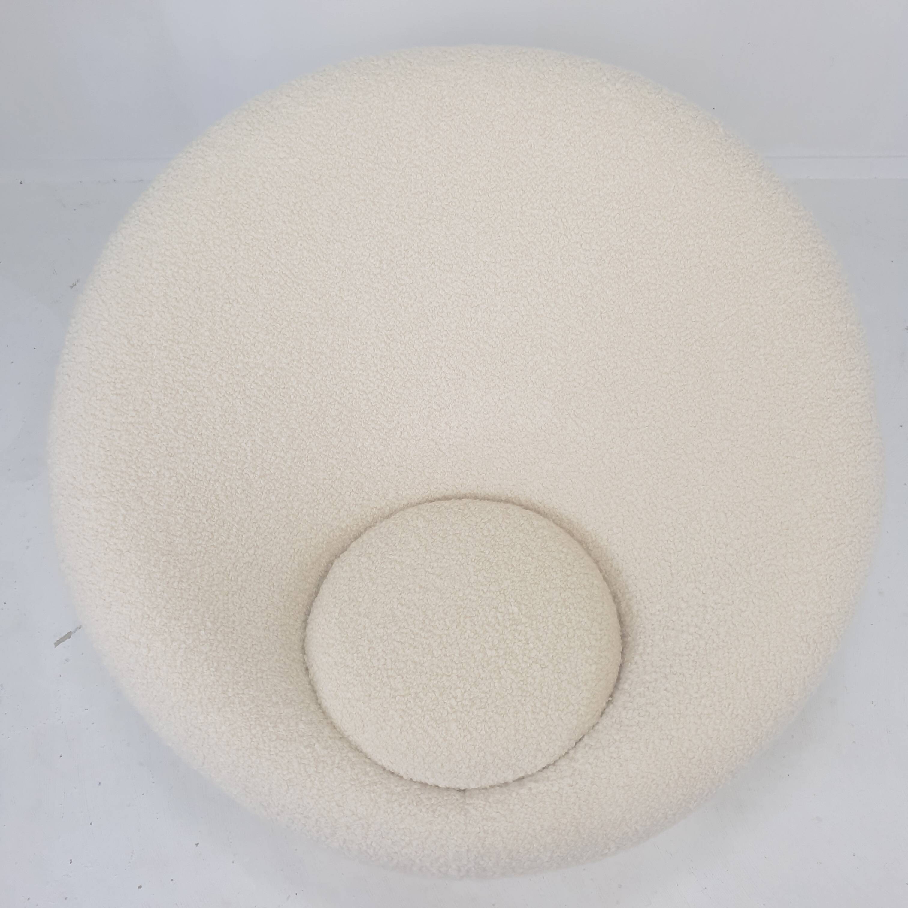 "Big Mushroom" Armchair and Pouf by Pierre Paulin for Artifort