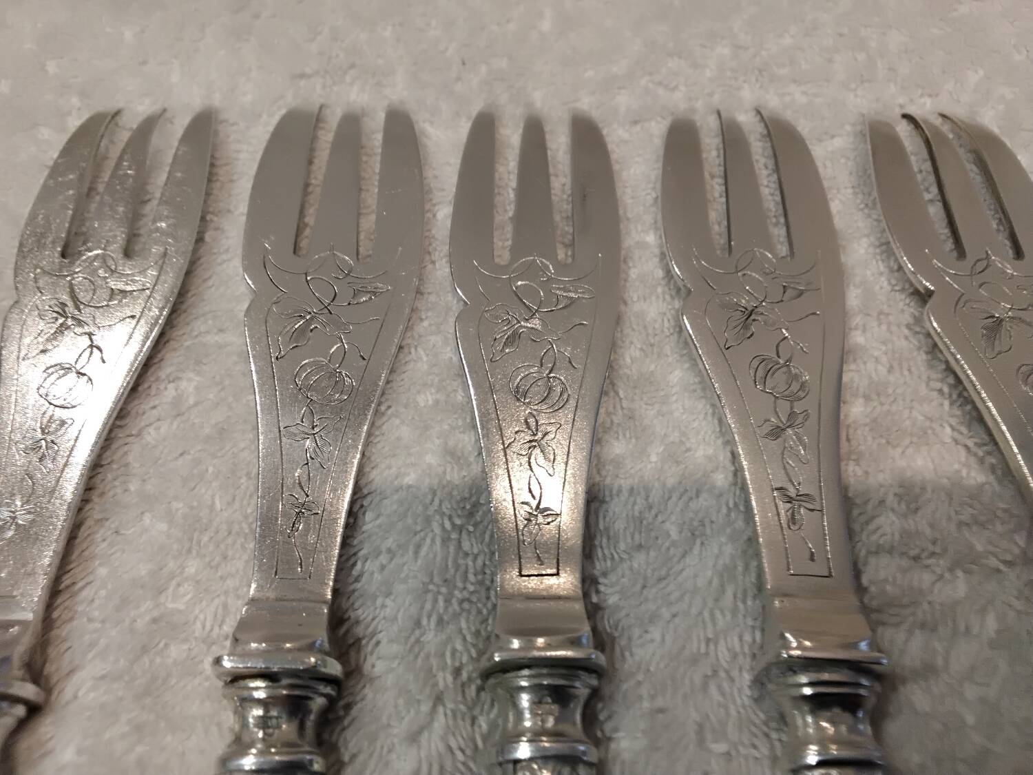 Rare set of 6 silver-plated metal forks, silversmith SFAM, musical attributes LXVI