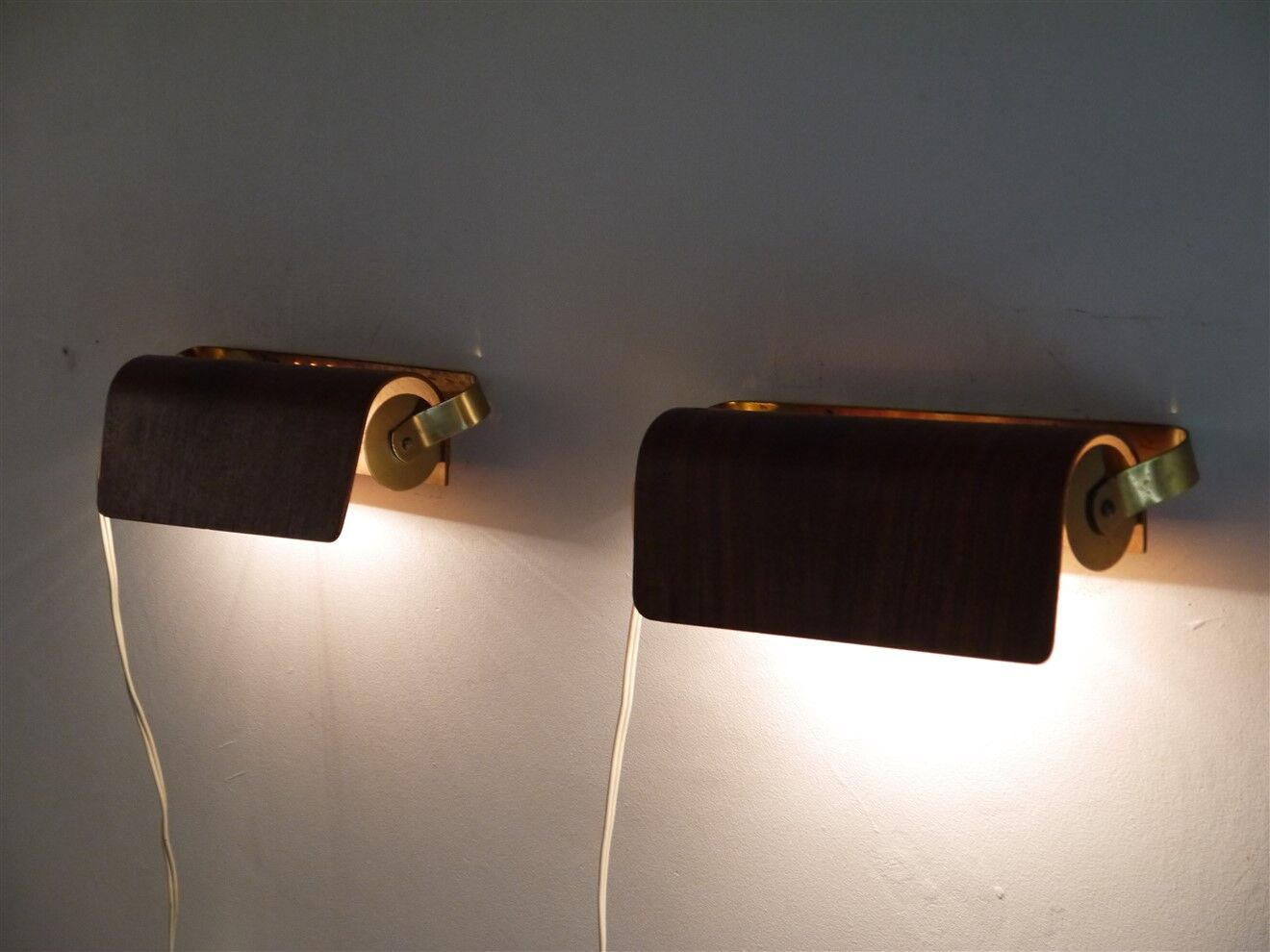 Pair of Scandinavian wall lamps in wood and brass 1960