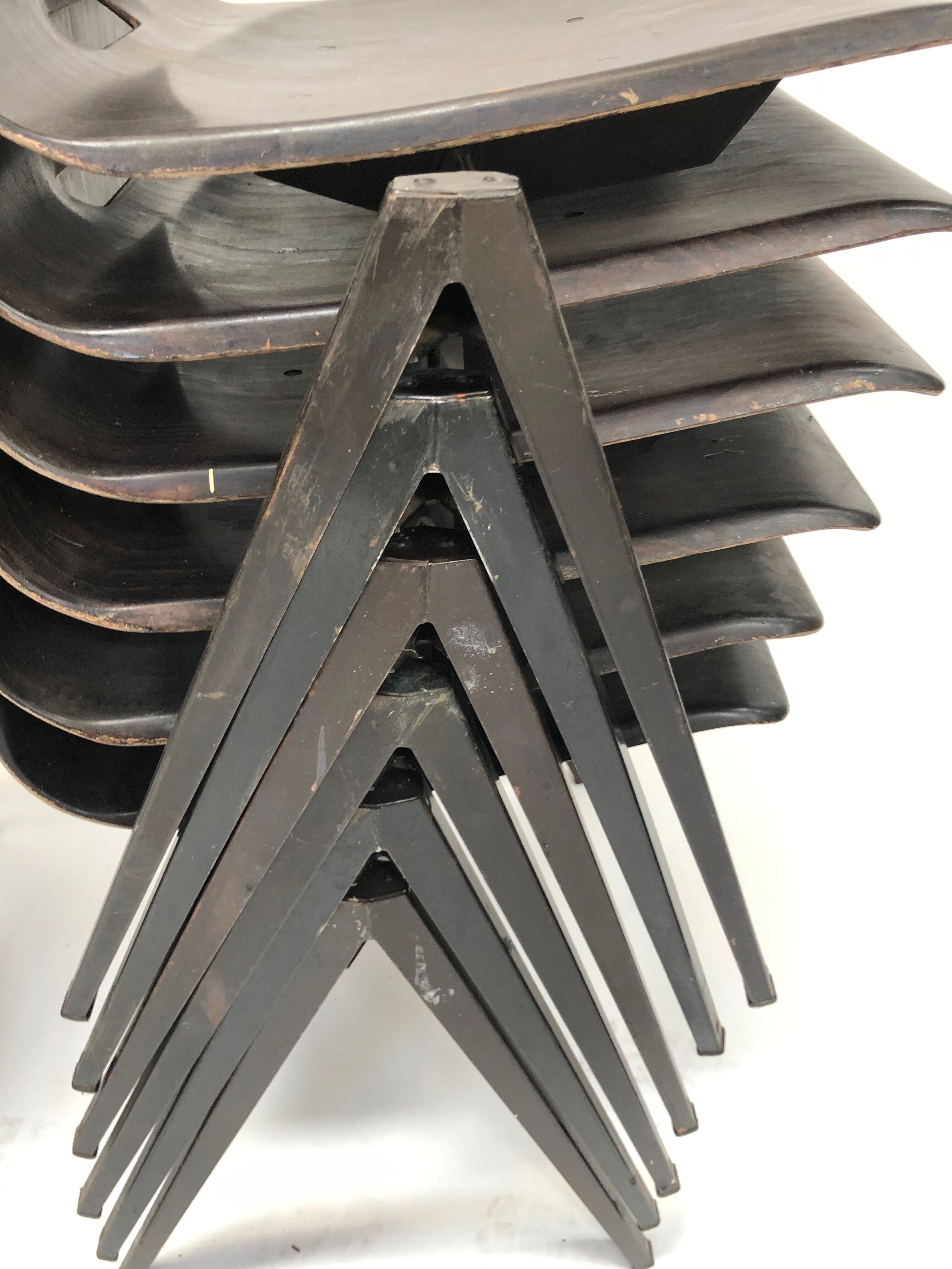 Pagholz Galvanitas S22 stackable school chair