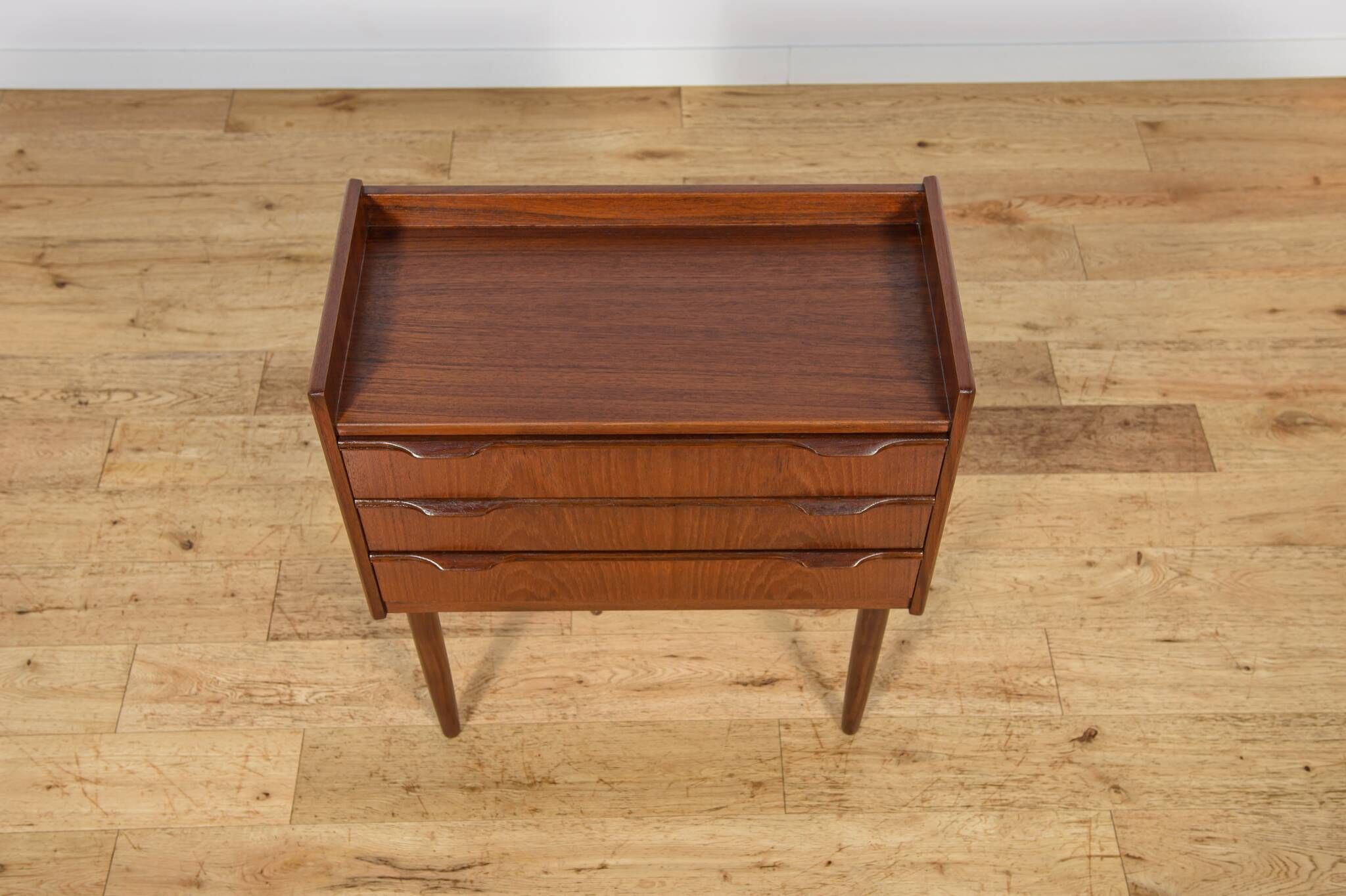 Small teak chest of drawers from the 1960s by Henning Jørgensen for Fredericia.