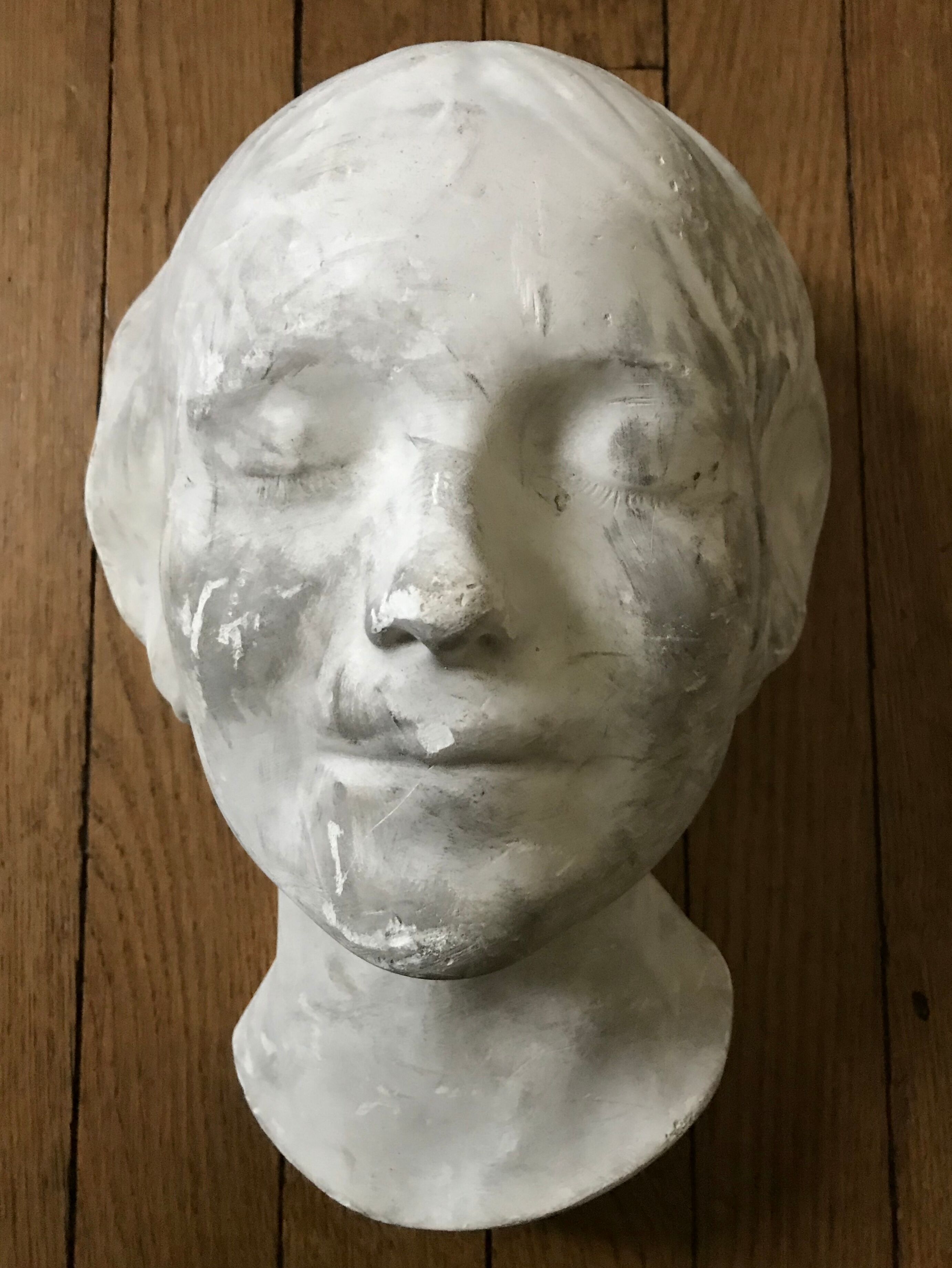 Woman's head in platre