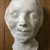 Woman's head in platre