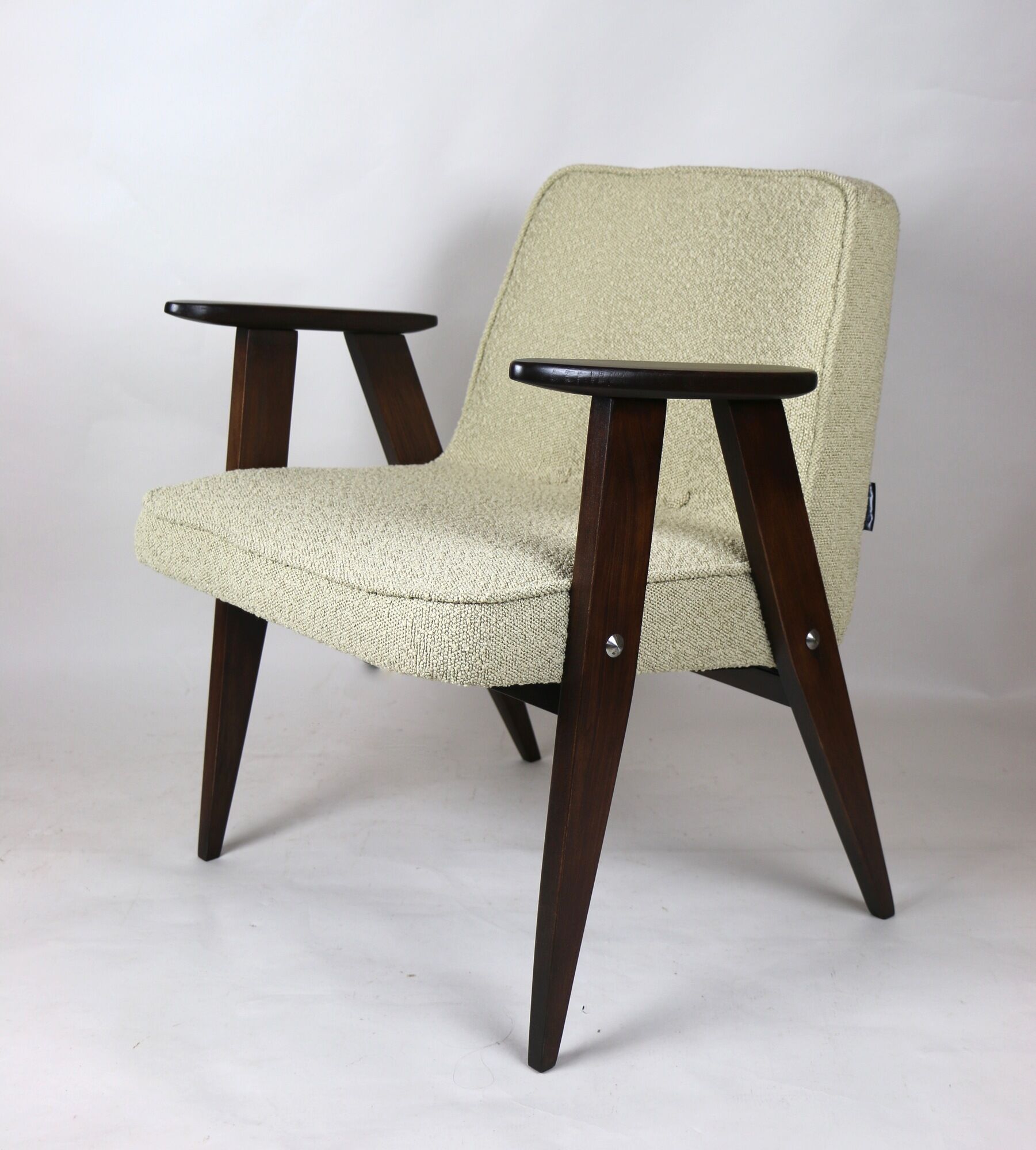 Fauetuil beige 366 de Józef Chierowski en boucle années 1970