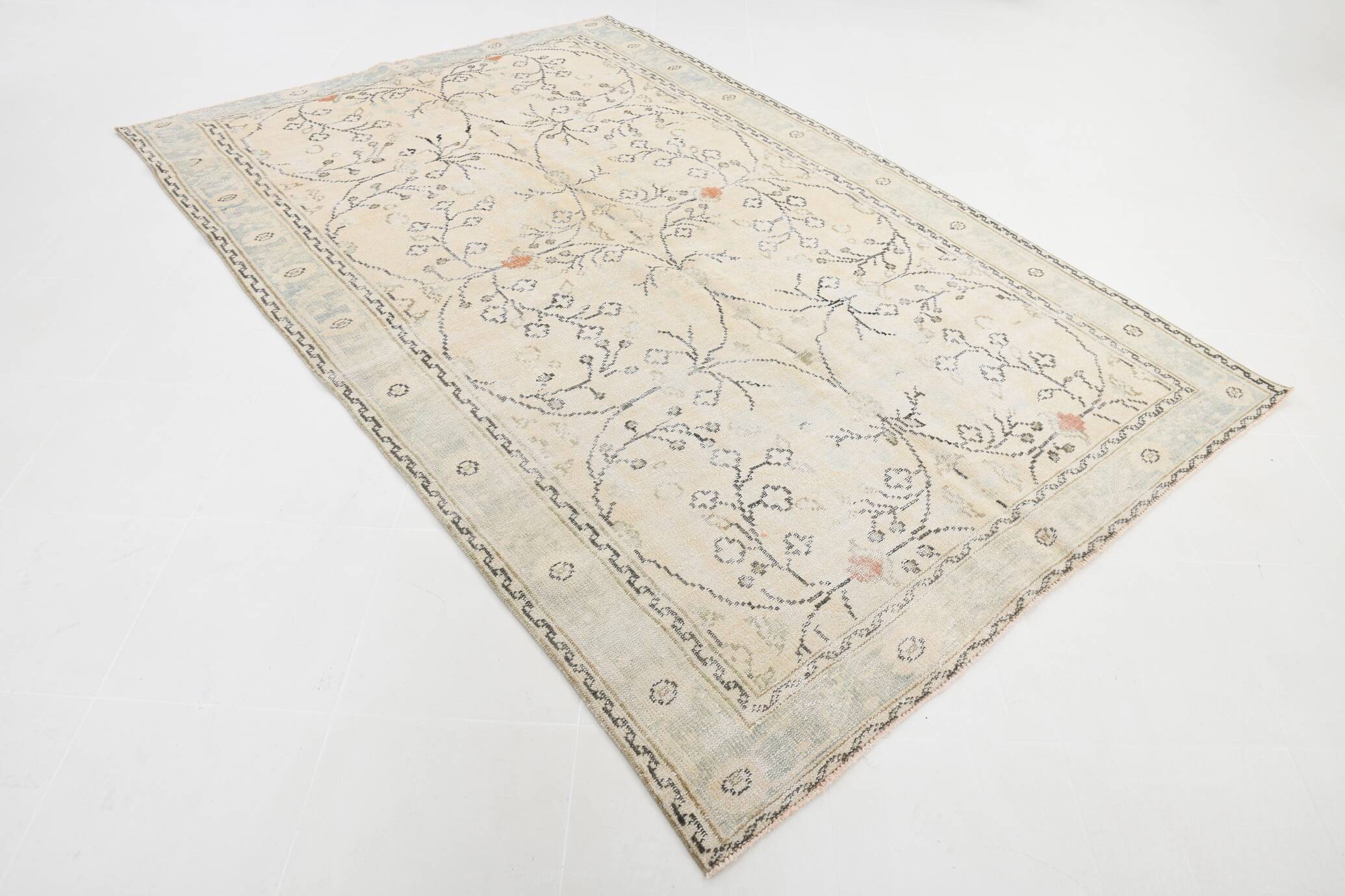Turkish Area Rug, 195x298Cm