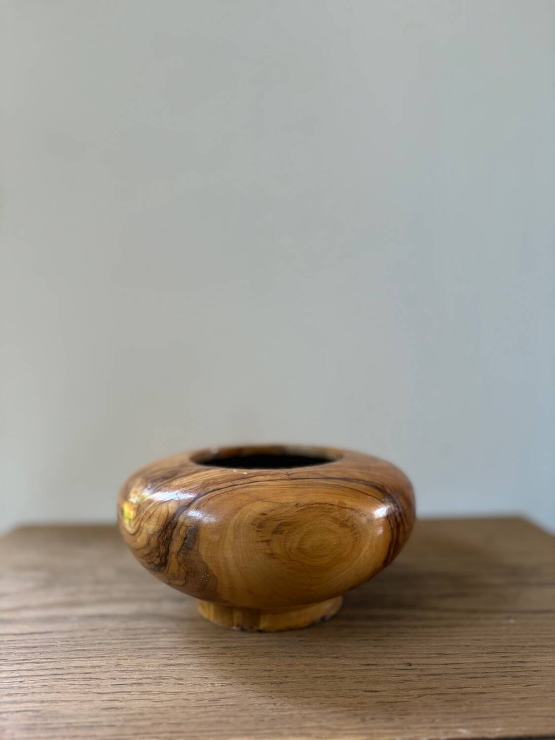 Vintage walnut wood empty pocket cup