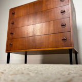 Vintage chest of drawers on legs – 4 drawers – wooden handles