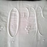 Drap ancien en lin monogrammé OT