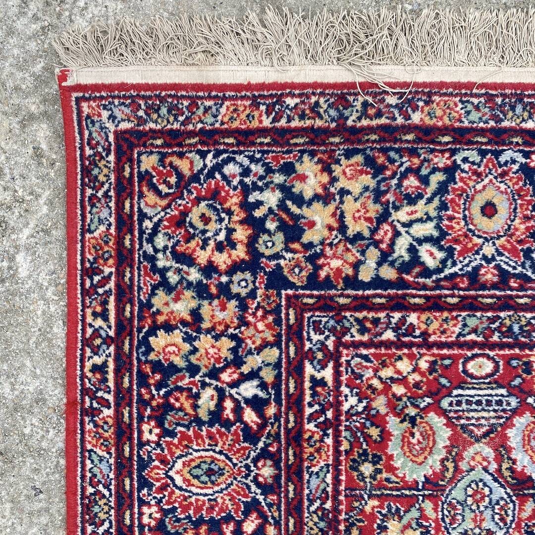 Shiraz Persian rug 248 cm by 170 cm