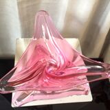 Triangular cut in val st lambert crystal of pink purple color
