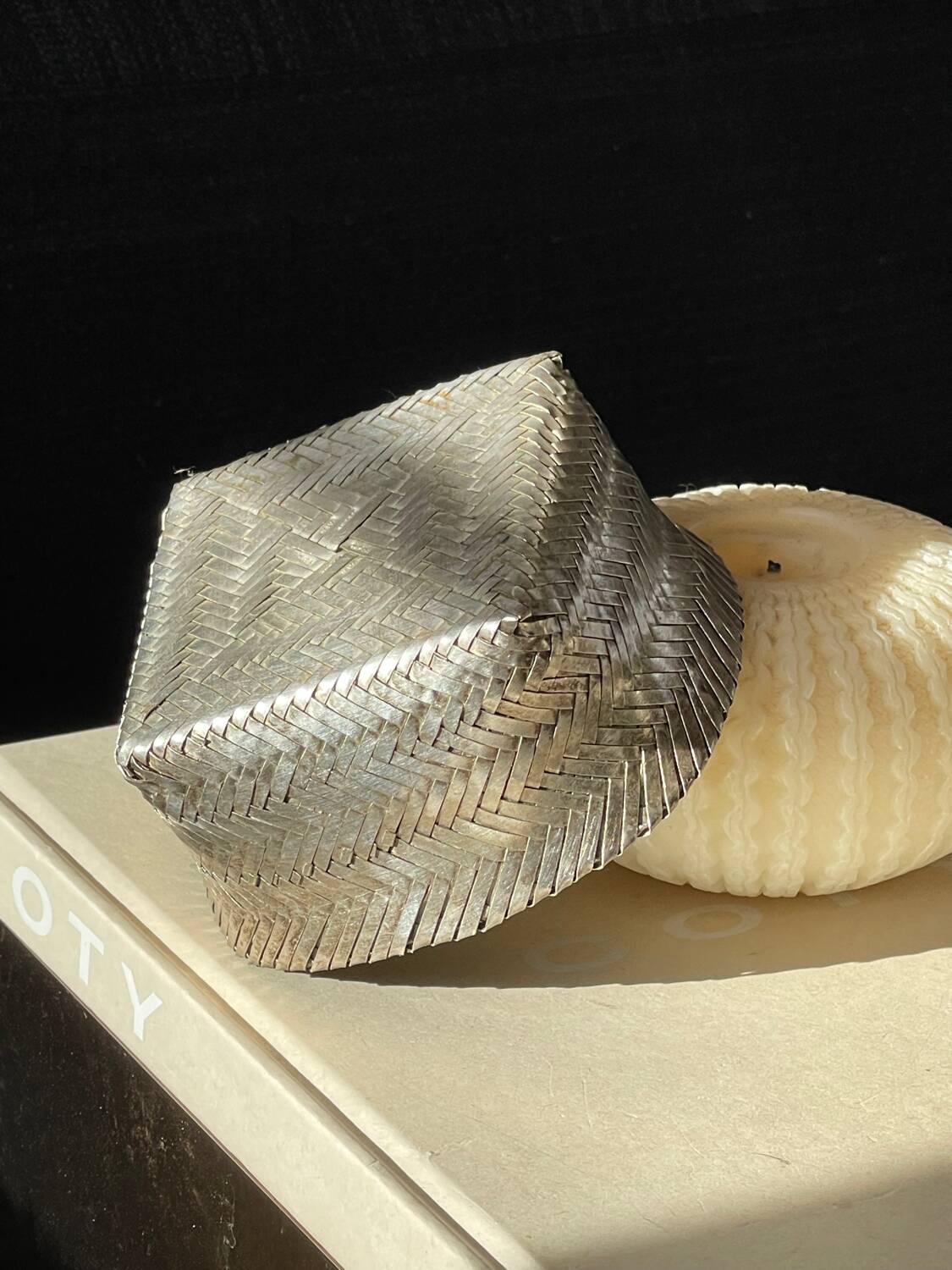 Woven alpaca catchall tray