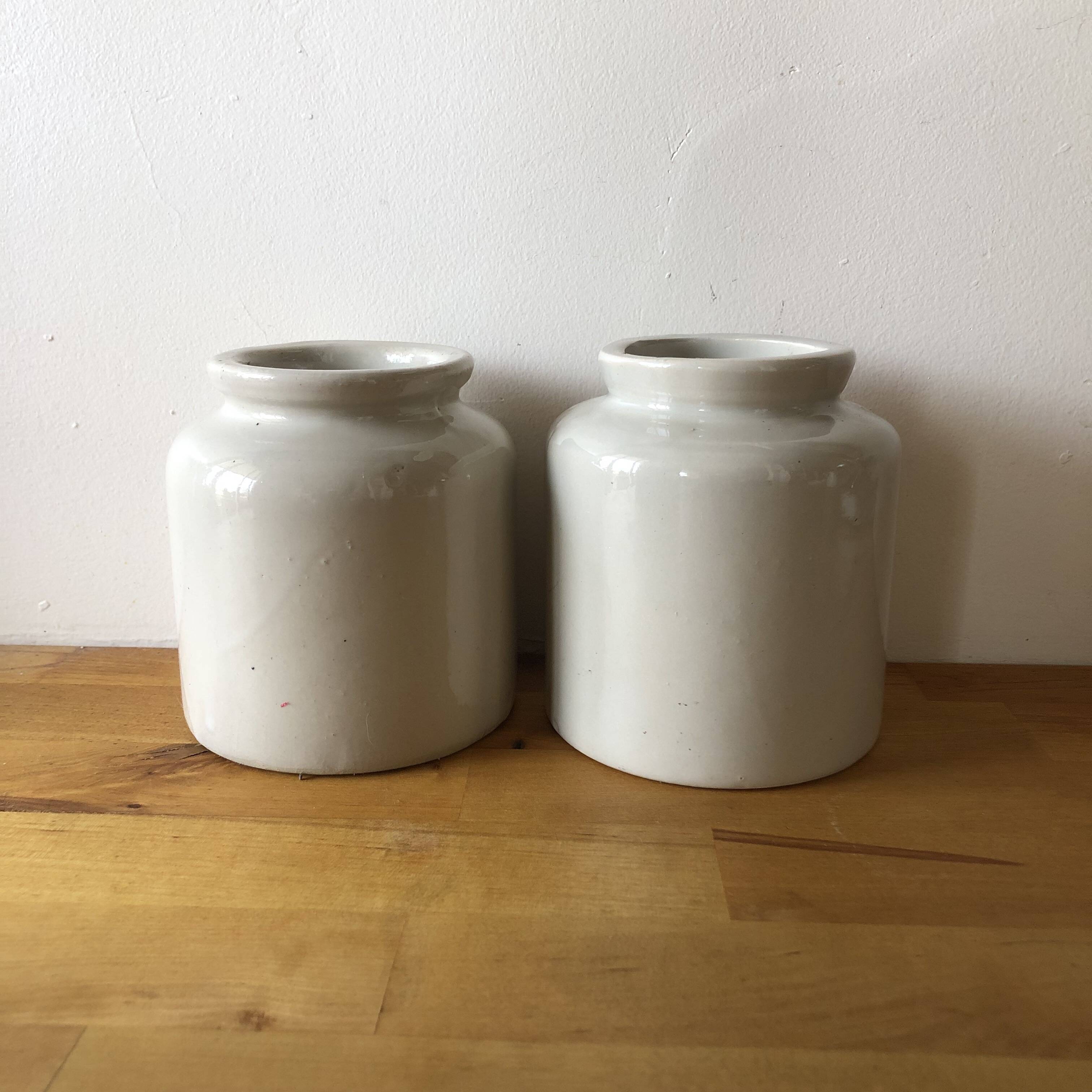 Enamelled stoneware pot