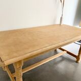 Stretchable stripped farmhouse table