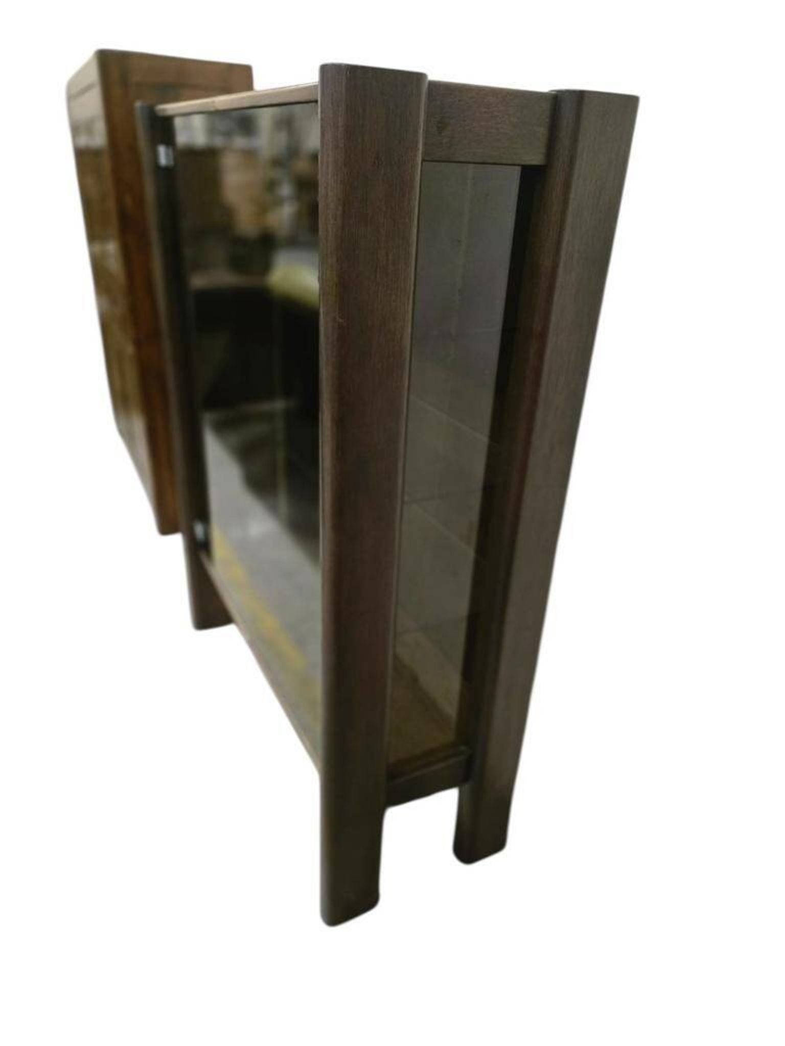 Vitrine vintage en bois massif avec verre fumé