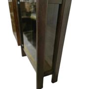 Vitrine vintage en bois massif avec verre fumé