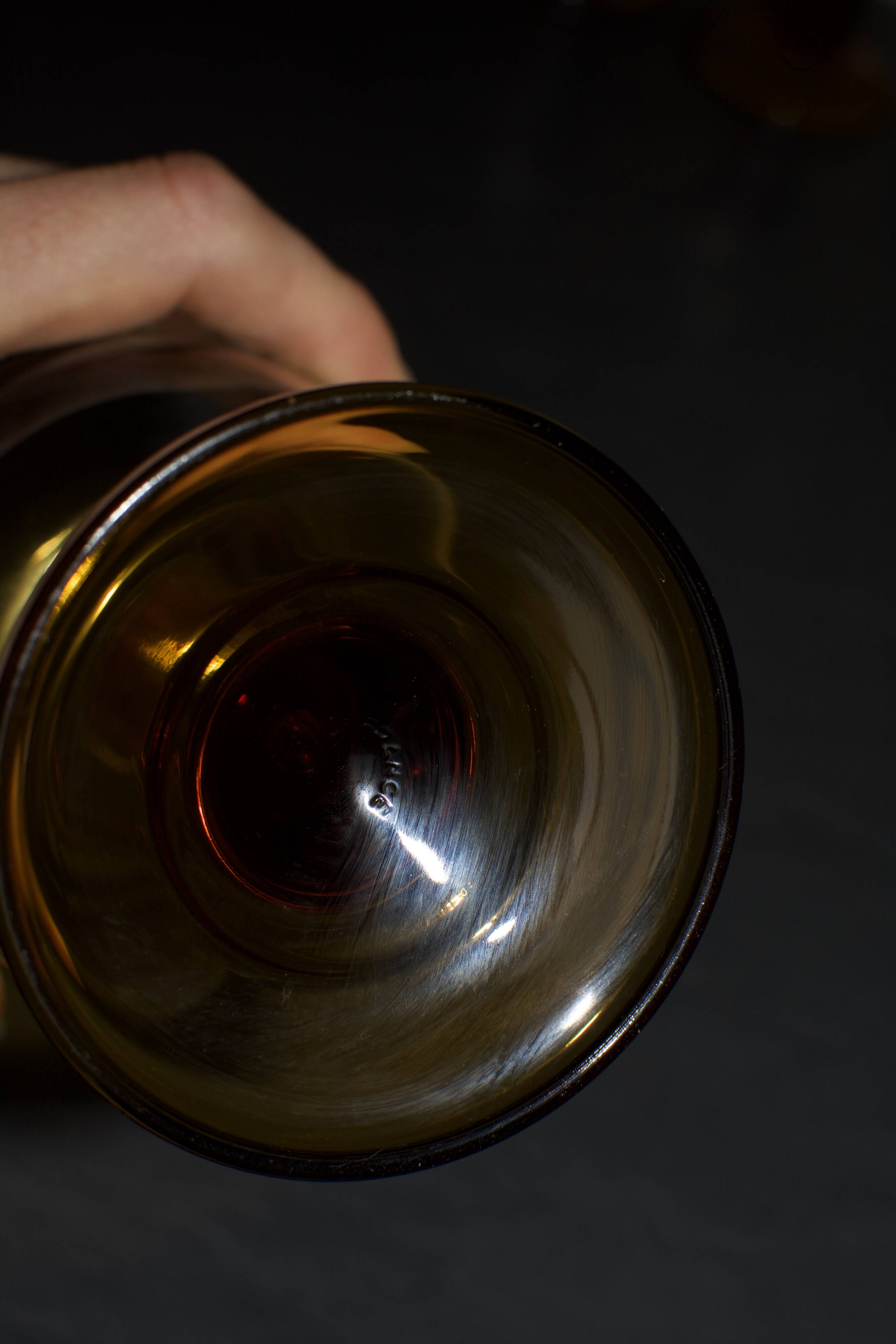 Verres vintage années 70 à pieds bloc ambré