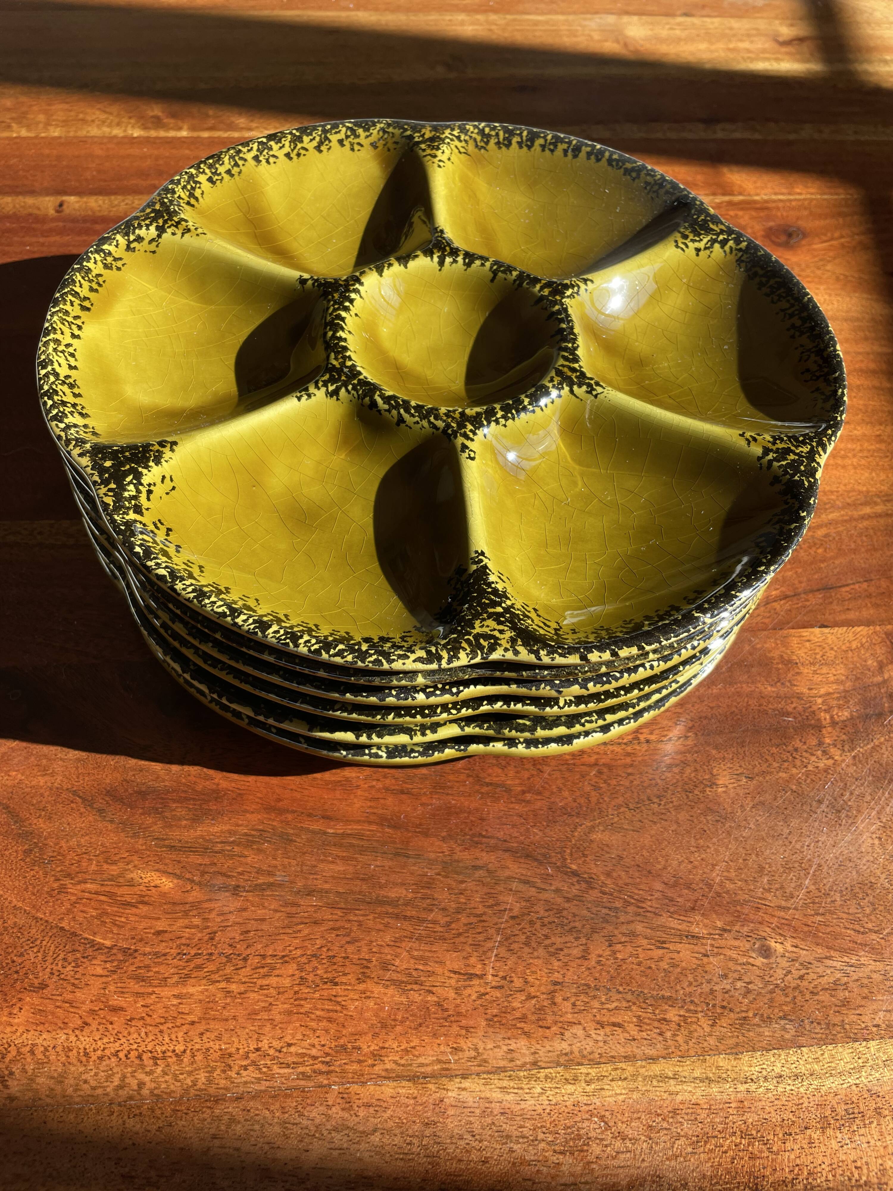 Set of 6 Gien oyster plates