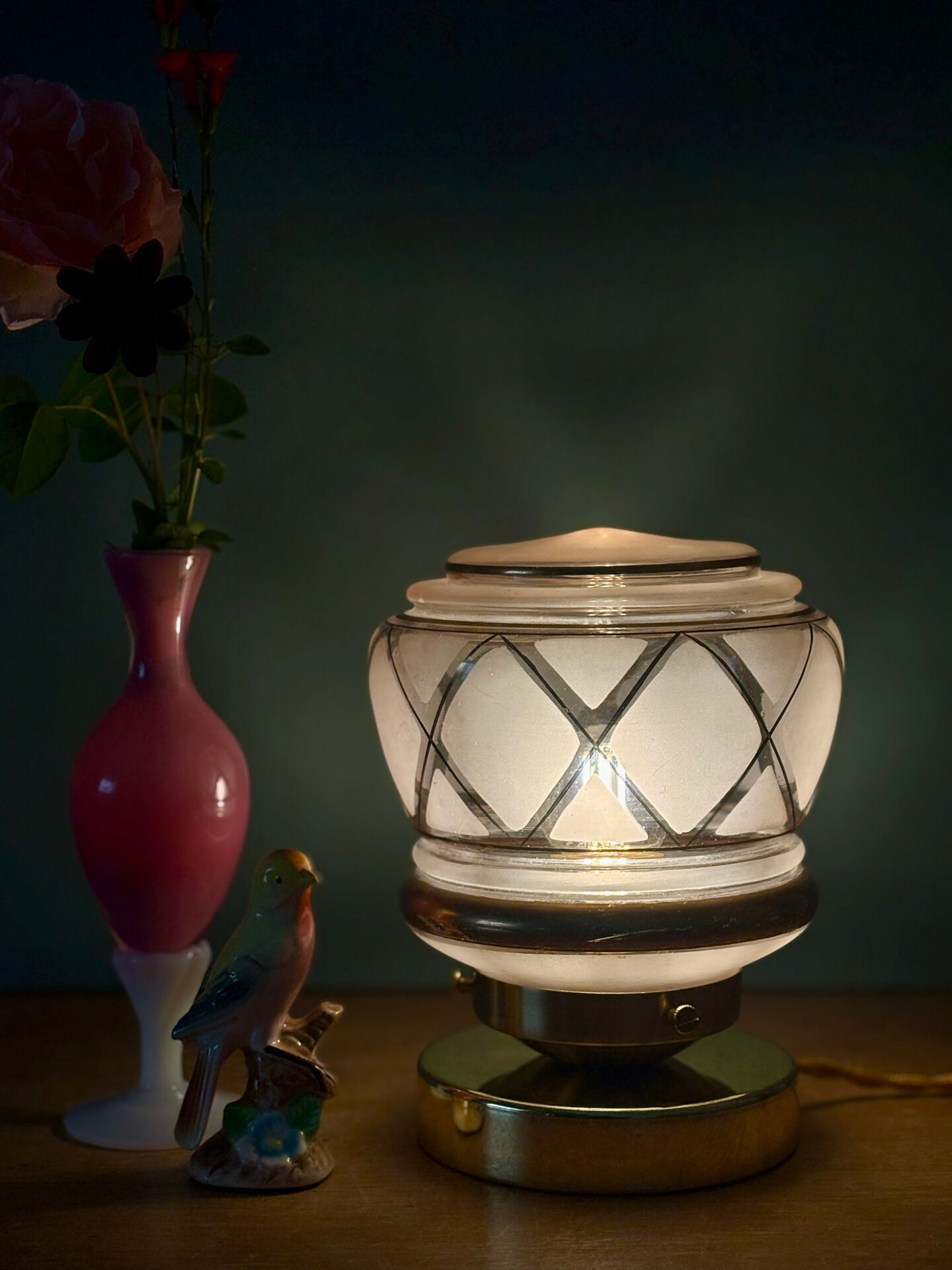 Vintage Art Deco pink and gold glass globe table lamp