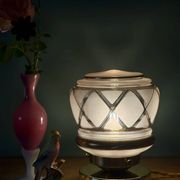 Lampe à poser globe vintage art déco en verre rose et doré