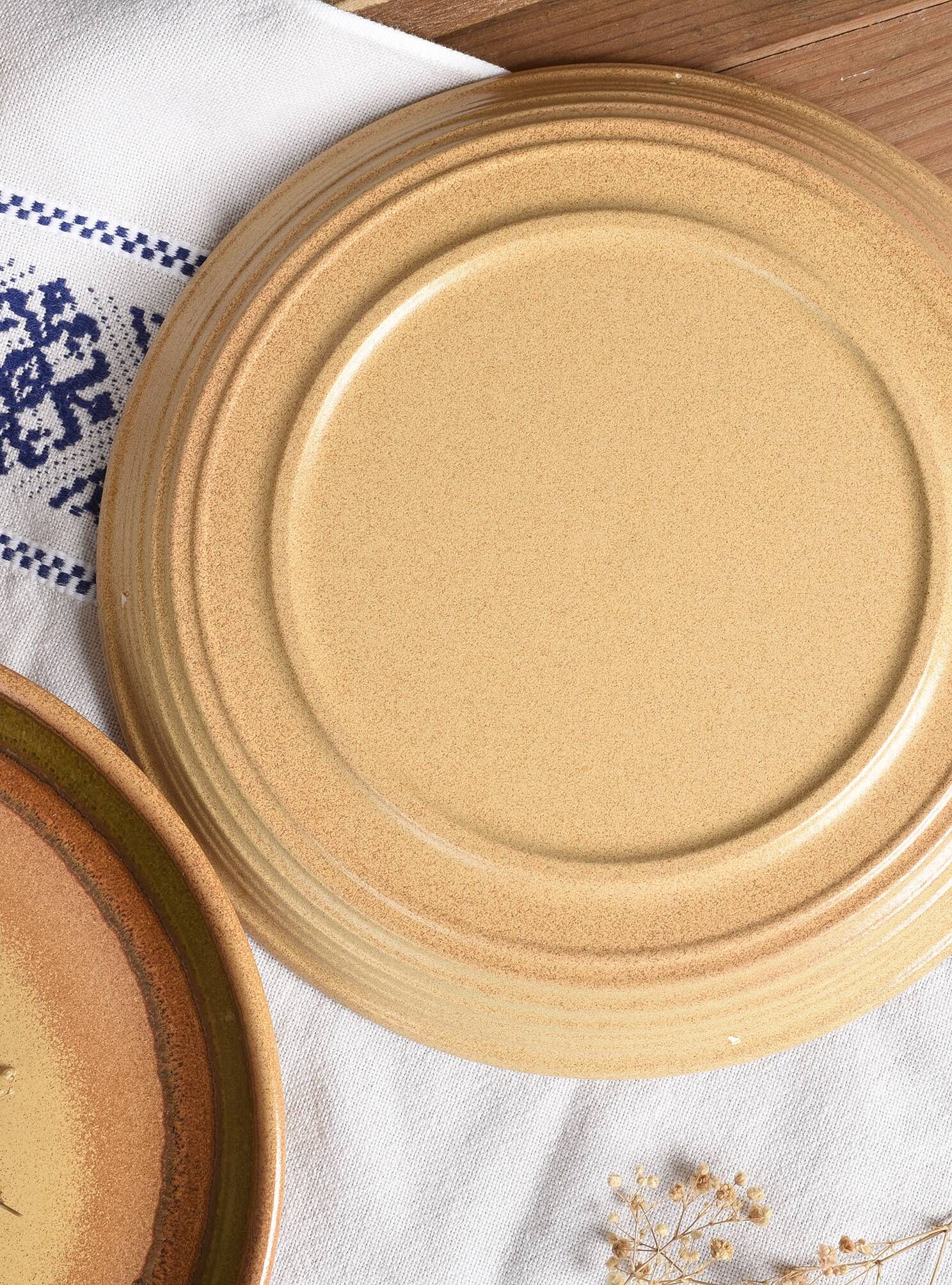 Vintage dinner plates from the 70s, in glazed stoneware, stamped Esso, Set of 6.