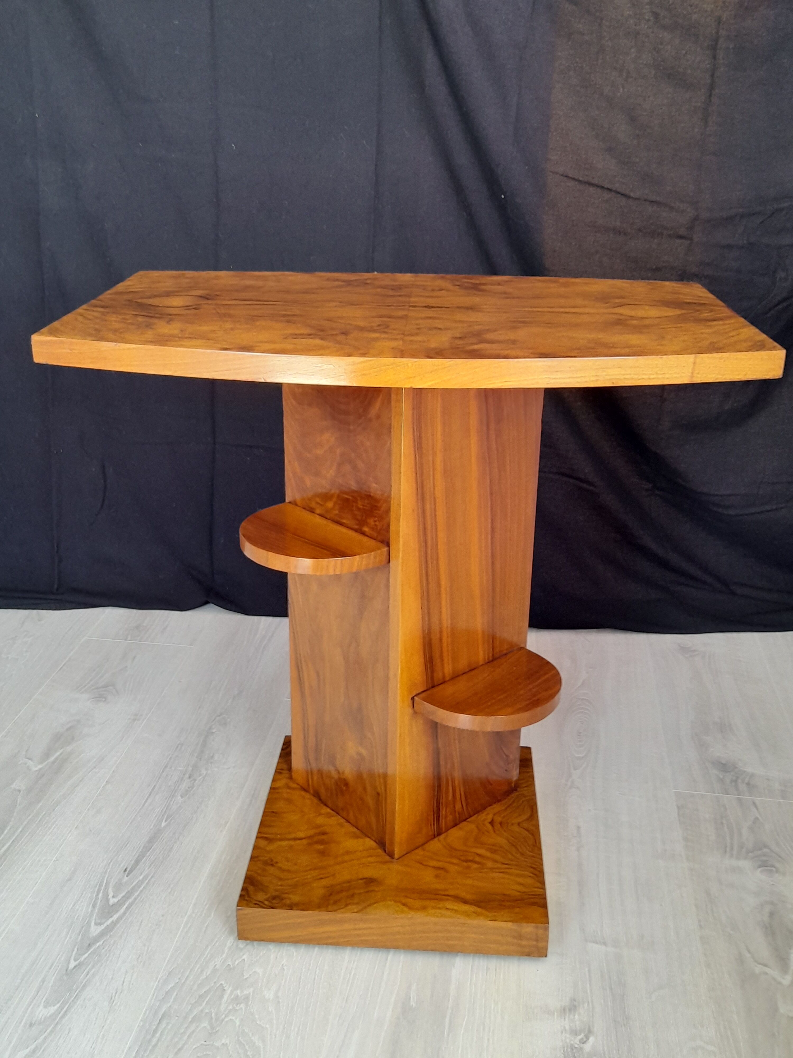Art deco table