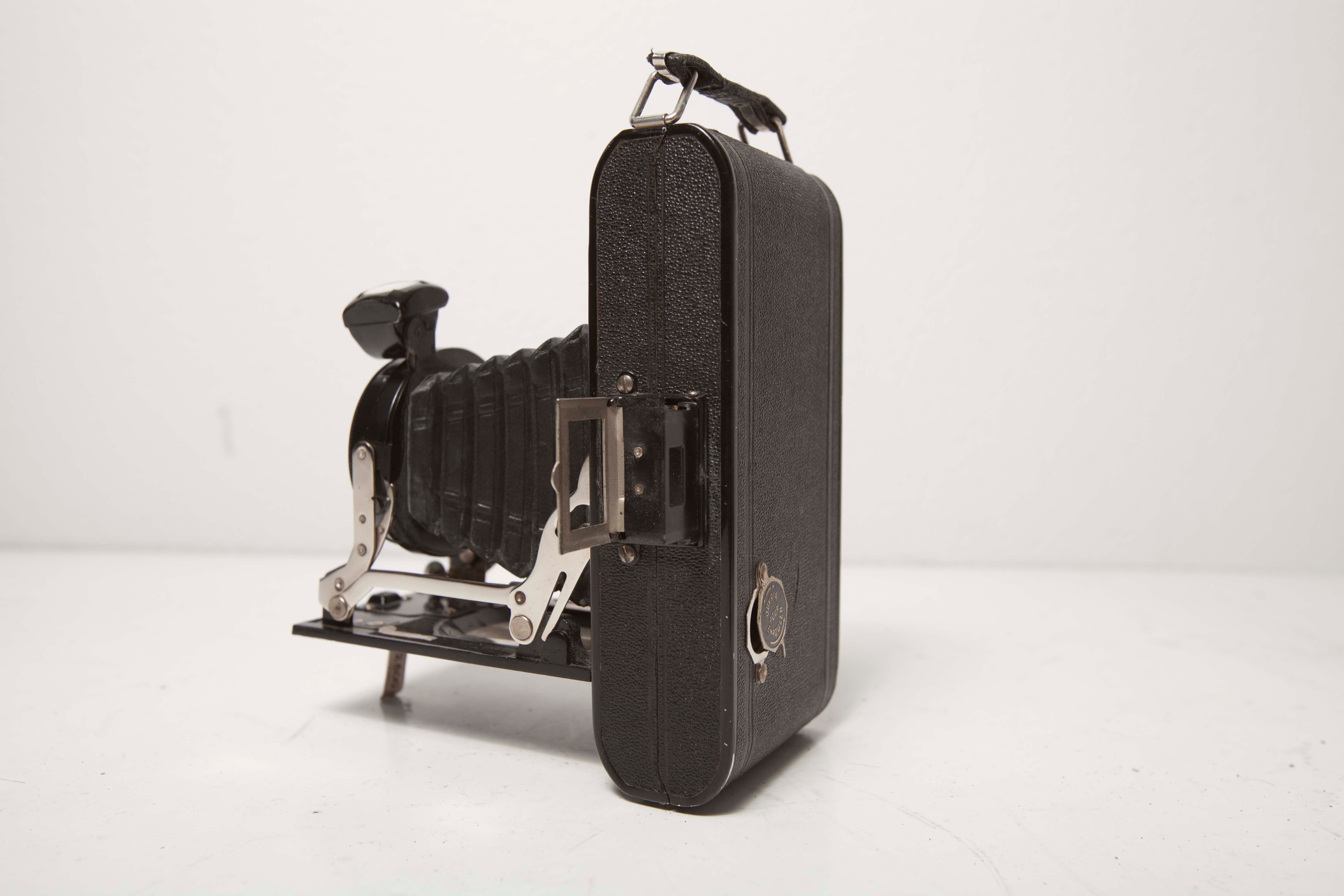 Camera pleases 1930 with photo foot